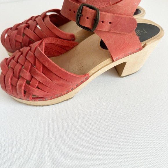 Nina Z Swedish Sandal Clog Heels Red Size 36 Woven Leather Wood Sweden - Picture 8 of 12